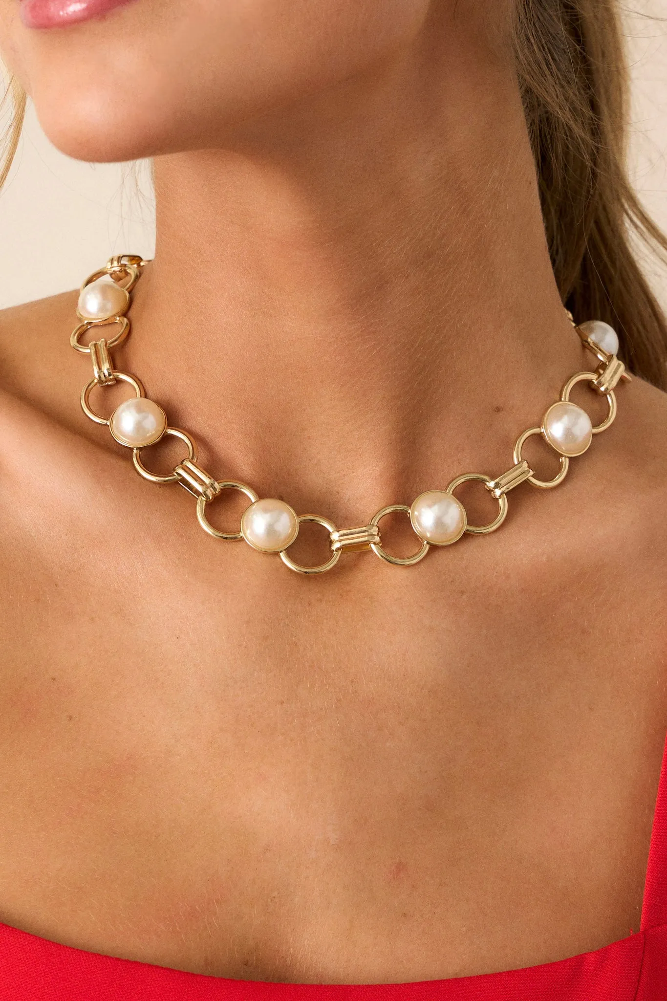 Elegant Embrace Pearl Chain Necklace