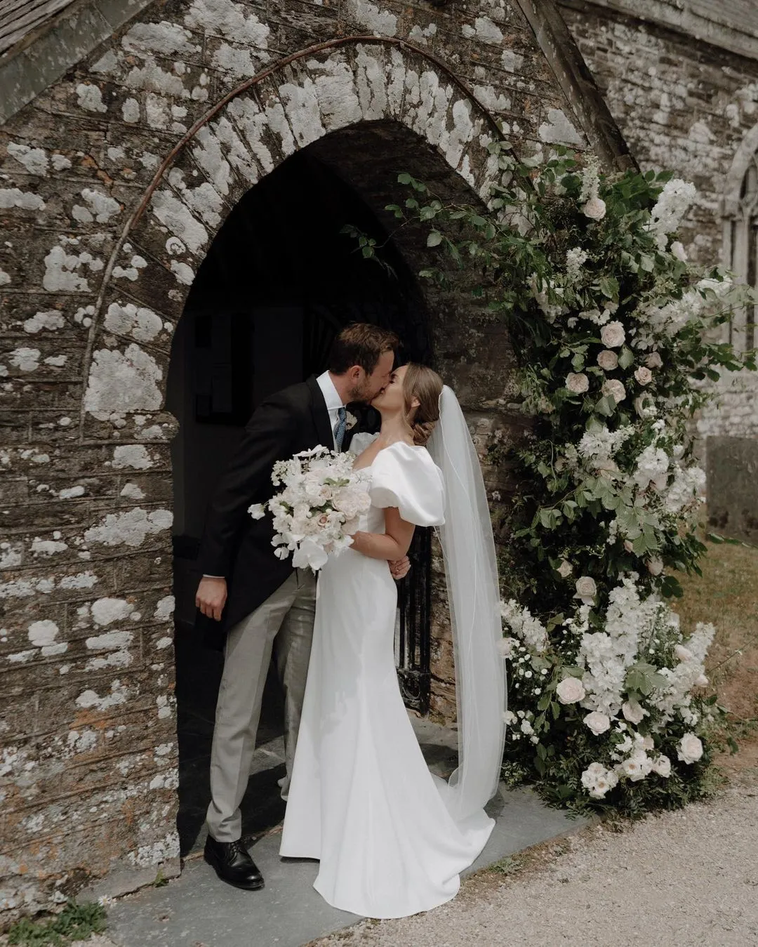 Princess Mermaid V Neck Satin Wedding Dresses with Puff Sleeves VK23062703